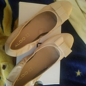 Aldo cream flats.